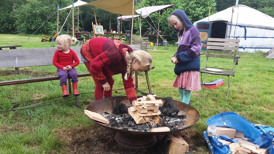 kinderen-maken-vuur.jpg