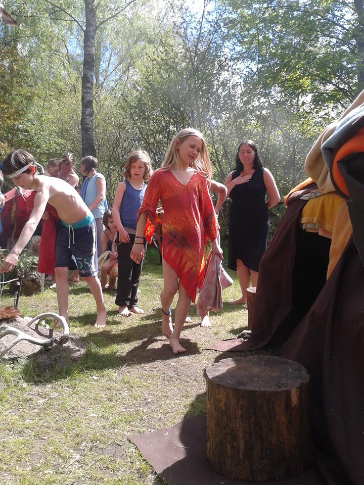 kinderen-rij-hut.jpg